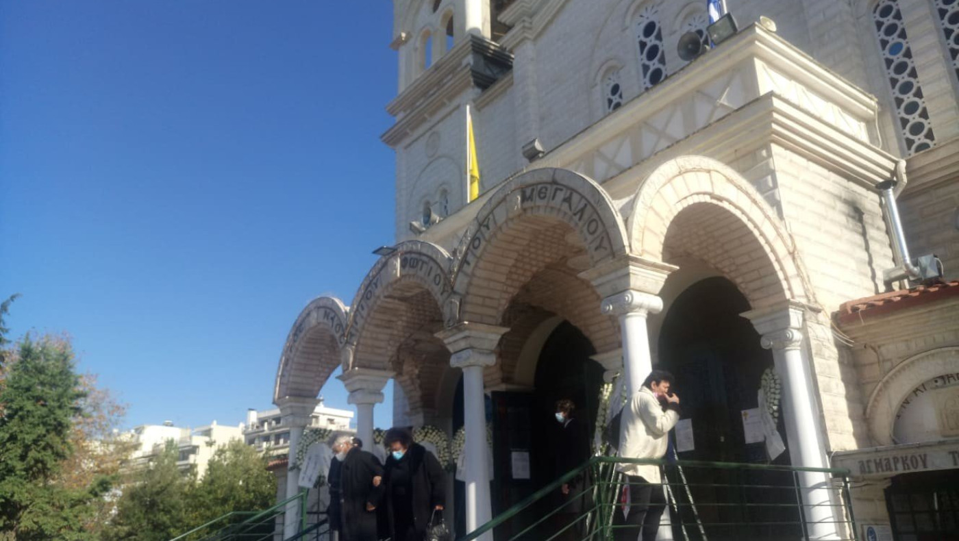 Σε κλίμα οδύνης η κηδεία του Θωμά Κατσαούνη