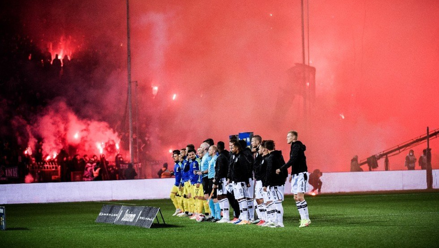 Τρολάρει ο Μάντεν με τα επεισόδια της Τούμπας: «Οφσάιντ ο αστυνομικός»