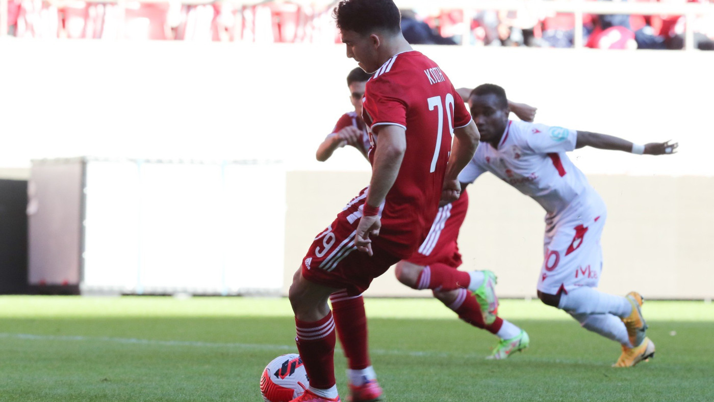 Ο Ολυμπιακός παρέμεινε αήττητος με σφαγή κατά του Πανσερραϊκού