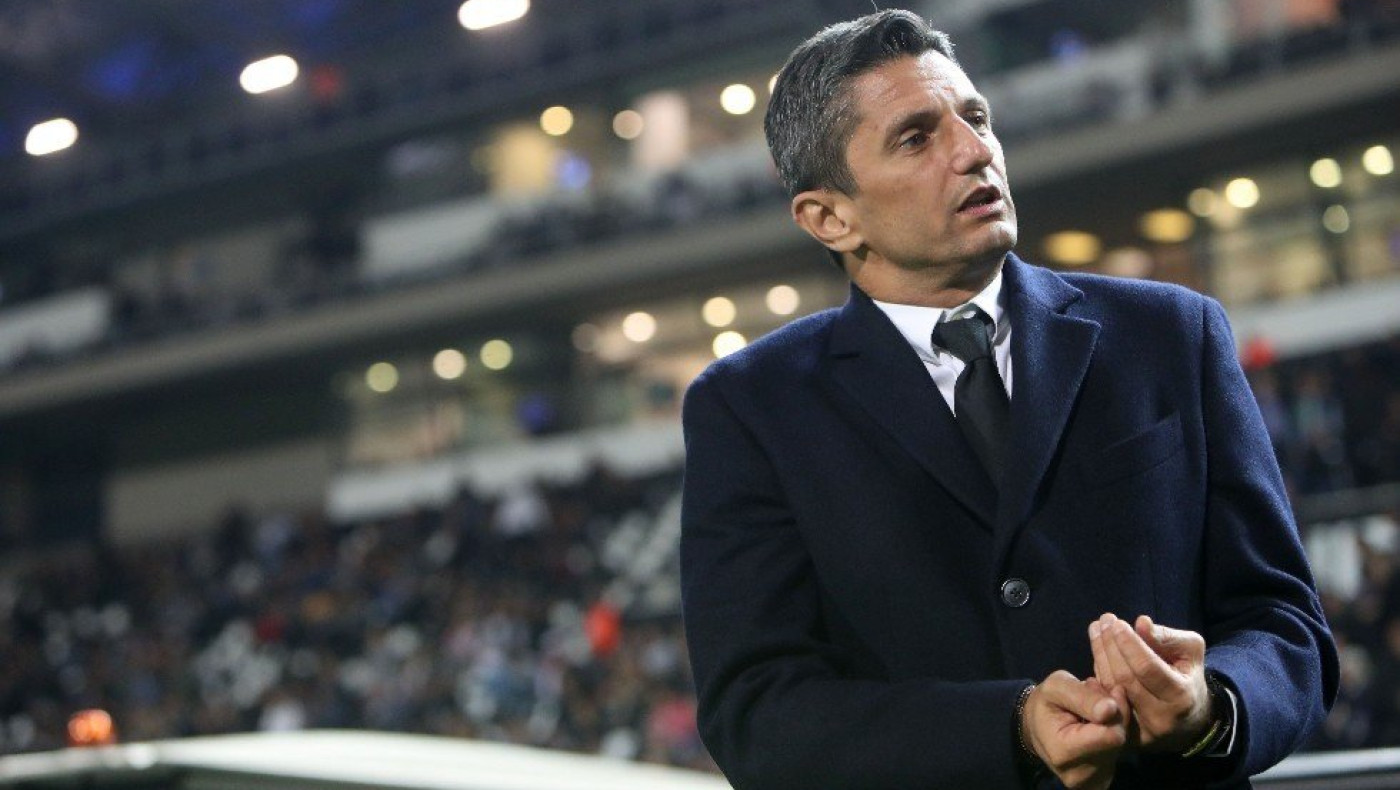 Ενώ ο κόουτς πιστεύει πως θα το γυρίσει «άκρα του τάφου σιωπή»... στα «ρετιρέ»﻿