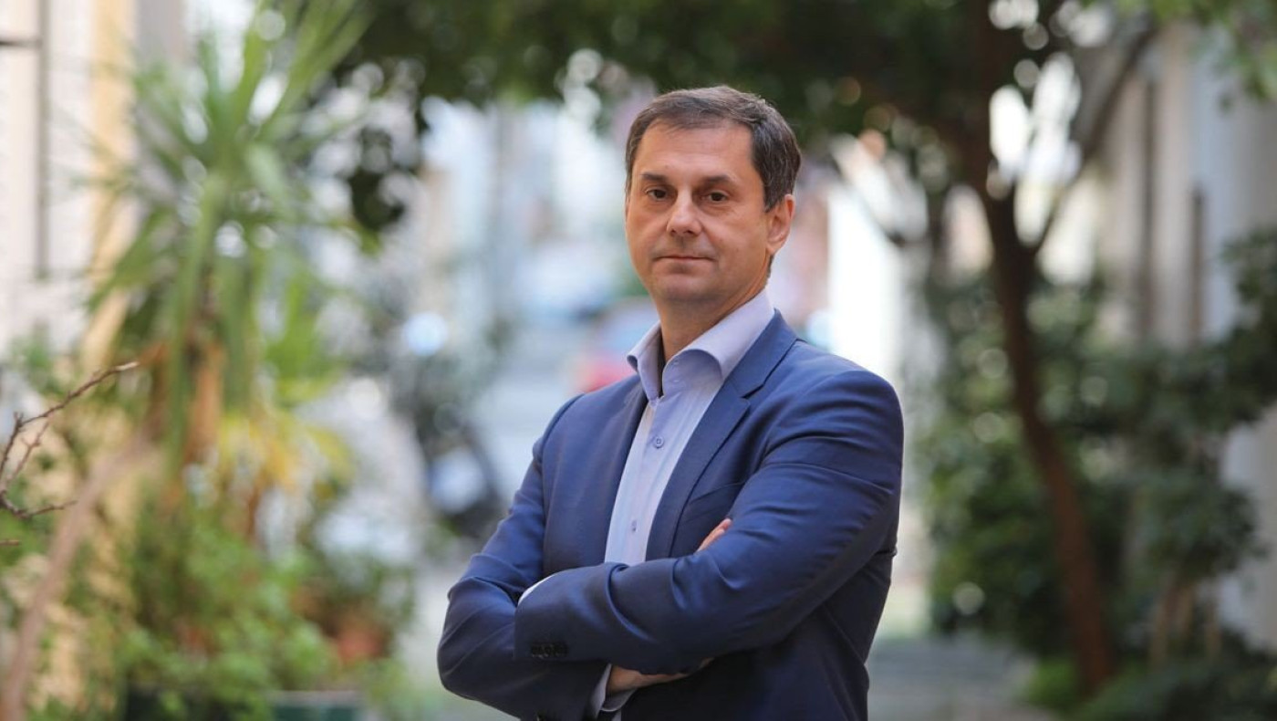 Χάρης Θεοχάρης: «Θετικός στον ιό, αλλά ευτυχώς τριπλά εμβολιασμένος»