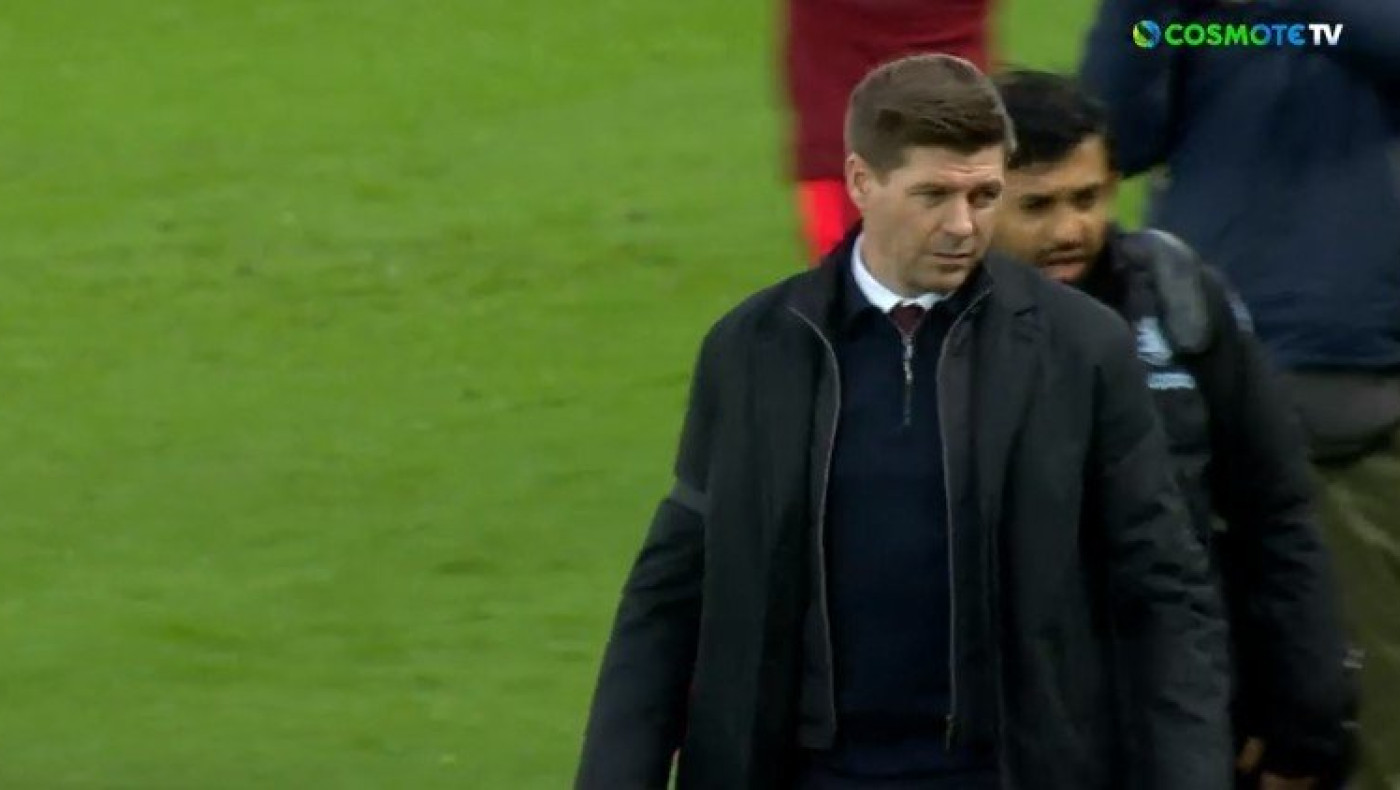 Το Άνφιλντ υποκλίθηκε στον Στίβεν Τζέραρντ