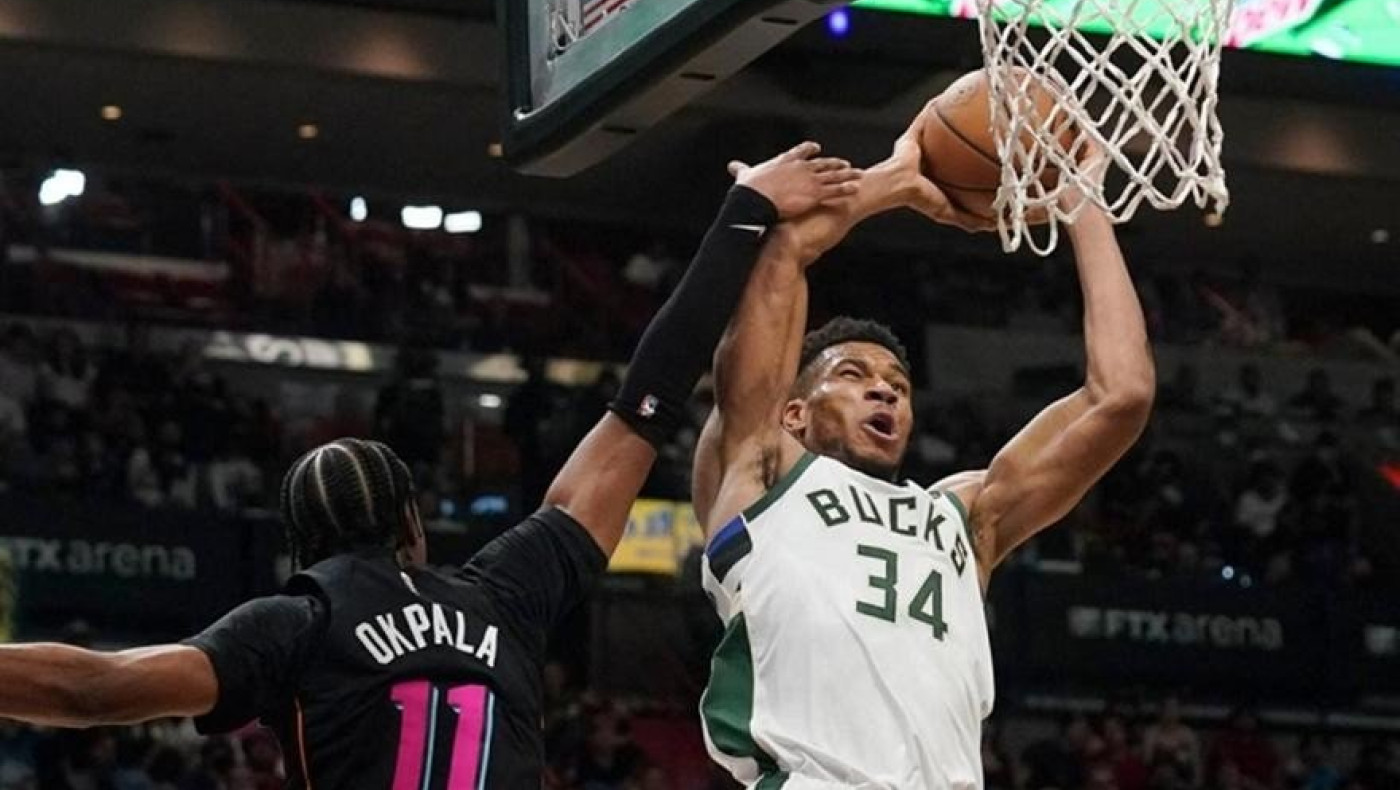 Σε ρηχά νερά ο Αντετοκούνμπο, ήττα για τους Μπακς