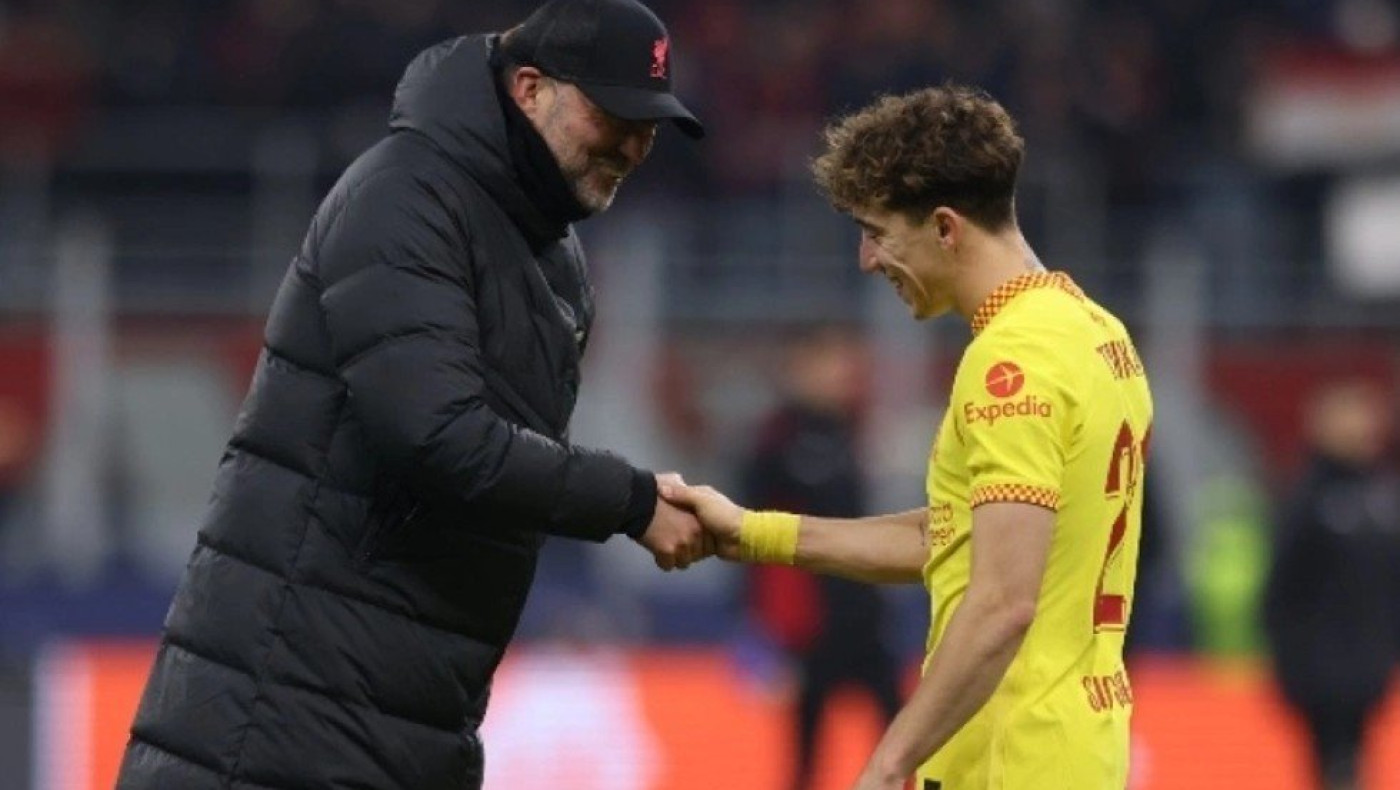 Ο Κλοπ σήκωσε ακόμη έναν τίτλο με... φόρμες