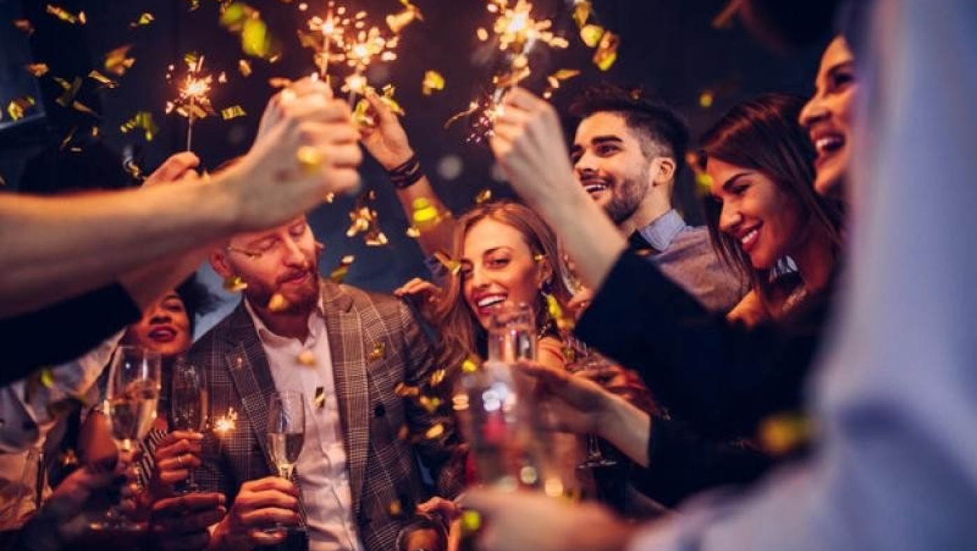 Χριστούγεννα: Το μέτρο που θα ισχύει για όλους φέτος στις γιορτές