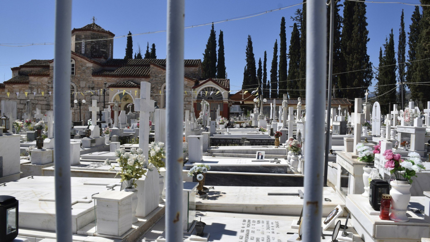 ΣΟΚ στη Λαμία: Κατέρρευσε και πέθανε την ώρα που έσκαβε τάφο για συμπολίτη του