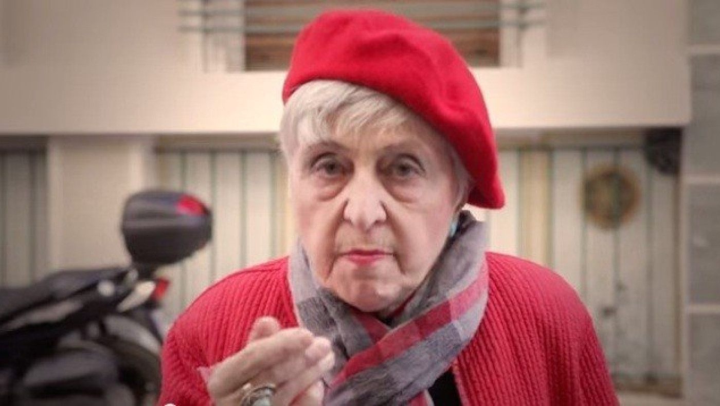 «Μόνο στο σεξ λέμε ναι» - «Έγραψε» πάλι η Θεοπούλα