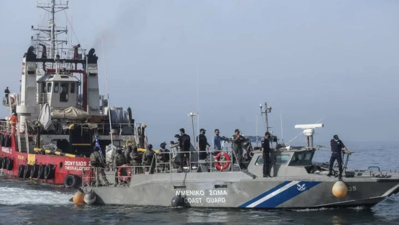 Φολέγανδρος: Βυθίστηκε σκάφος με μετανάστες - Διασώθηκαν 12