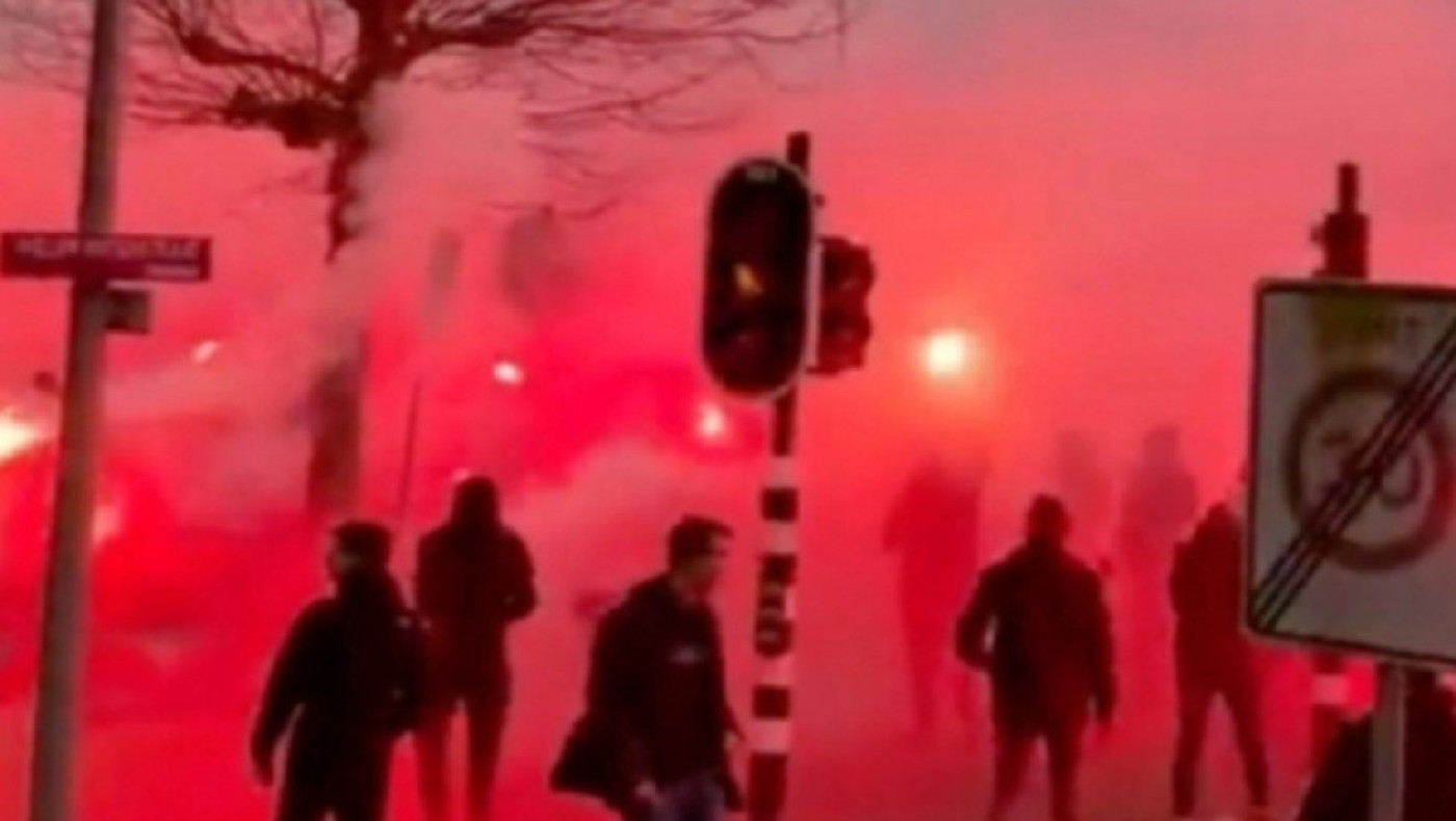 Επίθεση στην αποστολή του Άγιαξ από οπαδούς της Φέγενορντ