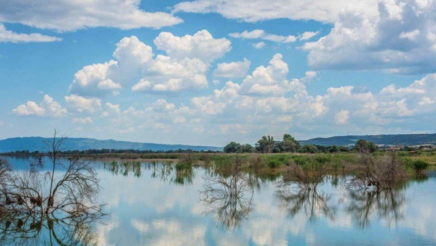Θεσσαλονίκη: Έριχναν λύματα σε ρέμα που καταλήγει στη λίμνη Κορώνεια