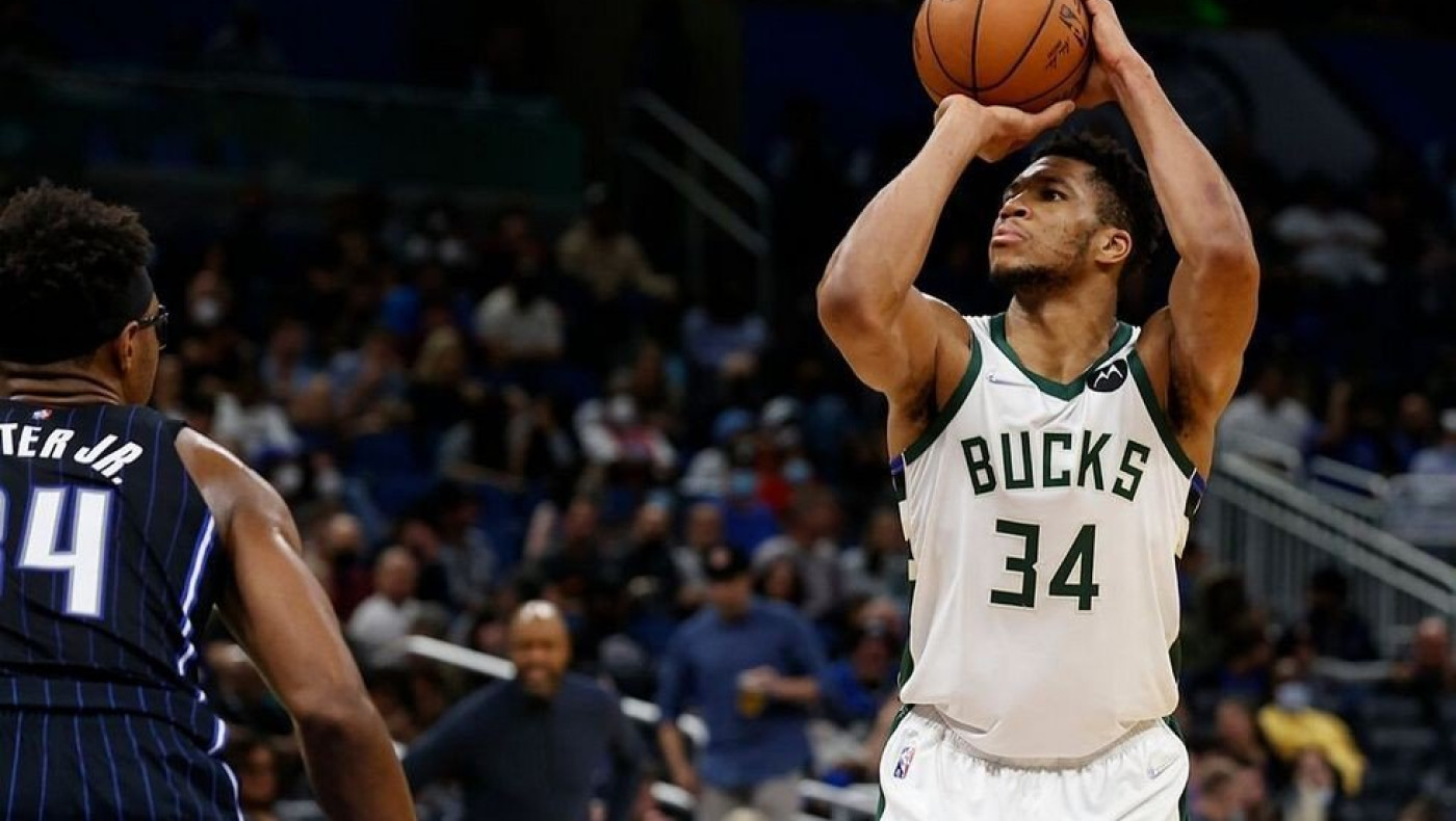 Δεν έφτασαν οι 43 του Γιάννη στους Μπακς, ήττα από τους Χόρνετς