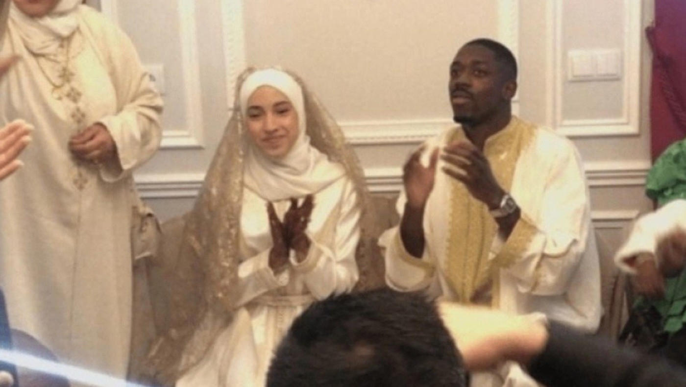 Απίστευτο! Παντρεύτηκε κρυφά από τους συμπαίκτες του ο Ντεμπελέ στο Μαρόκο