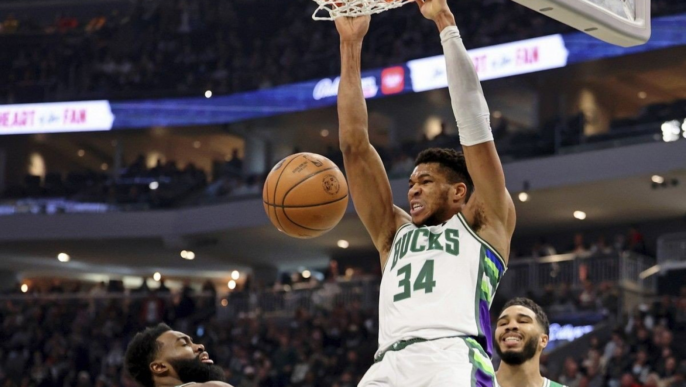 Οι ελληνικές ευχές των Μπακς στον Αντετοκούνμπο