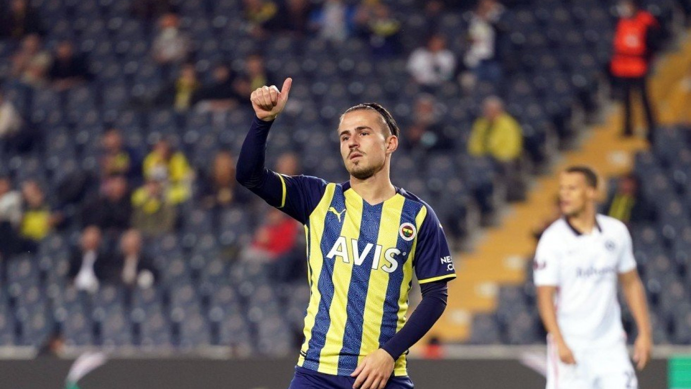 Τουρκικά ΜΜΕ: «Η Χαλ θέλει δανεικό τον Πέλκα»