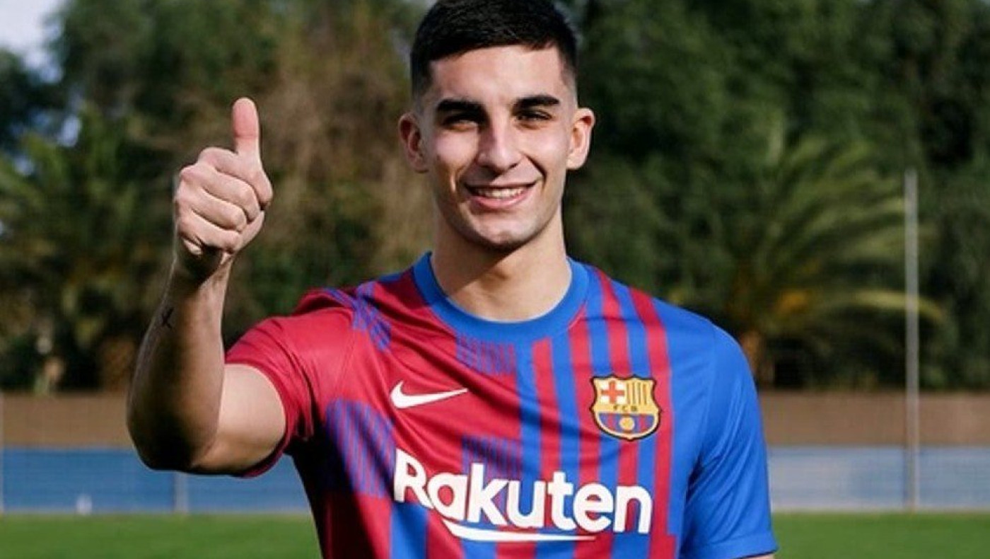 Μπαρτσελόνα: Παρουσίασε τον Τόρες σε πανηγυρικό κλίμα