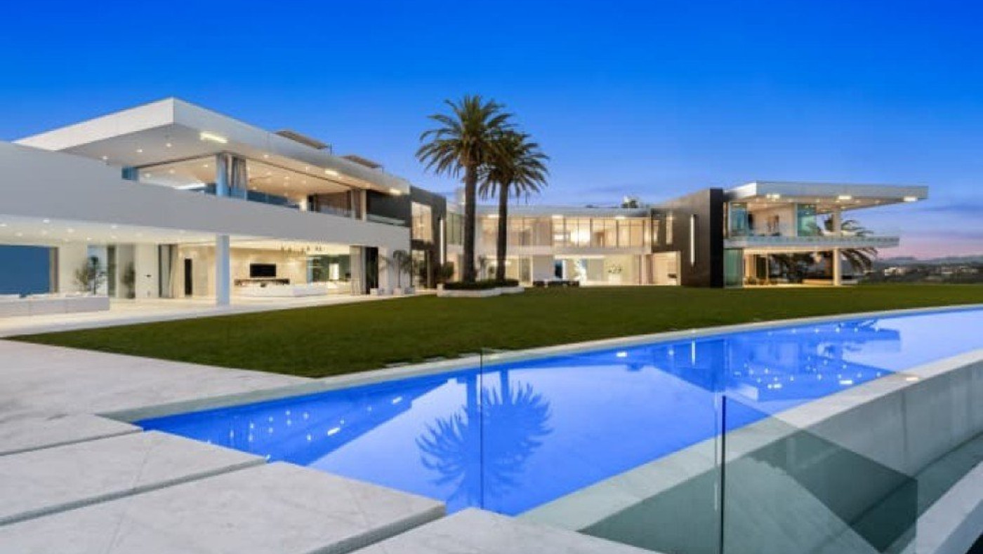 ΑΠΟΛΑΥΣΤΕ ΤΗΝ: Στο σφυρί για 295 εκατ. δολάρια εκπληκτική βίλα στο Λος Άντζελες