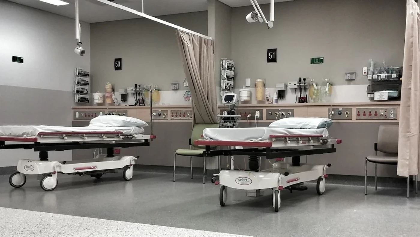 Καταγγελία-σοκ: «Είχαν άδεια κρεβάτια αλλά τον άφησαν να πεθάνει στα εξωτερικά ιατρεία»