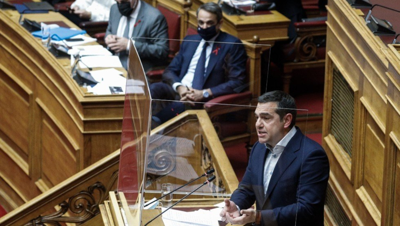 Αντιπαραράθεση Μητσοτάκη-Τσίπρα για τη στάση της Ελλάδας στον πόλεμο της Ουκρανίας