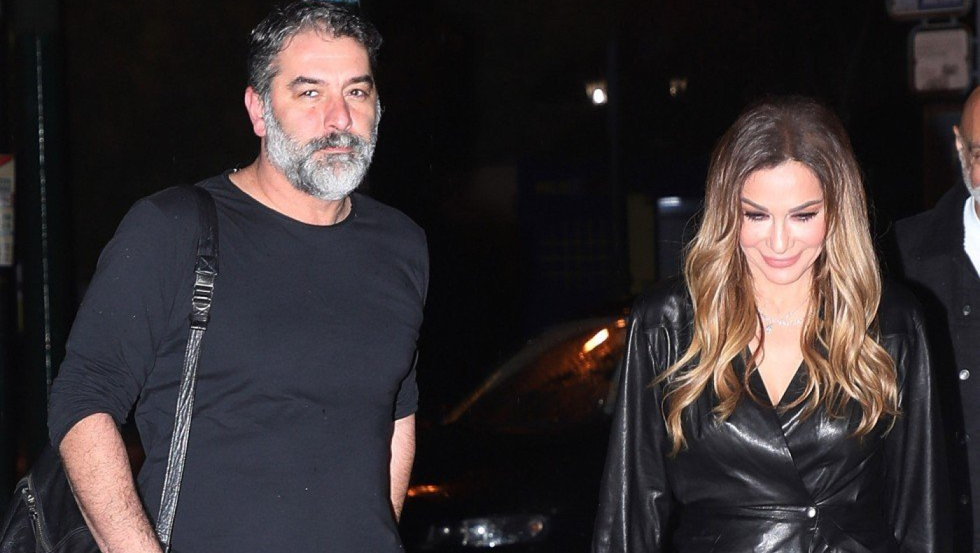 Δέσποινα Βανδή: Με καυτό σορτσάκι στην τελευταία παράσταση του Μπισμπίκη