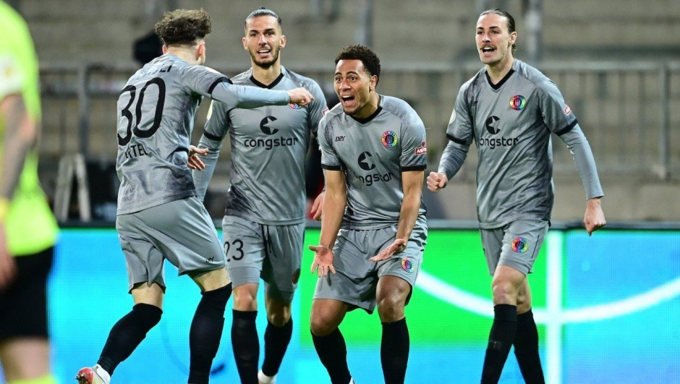 Η Ζανκτ Πάουλι έστειλε στο... καναβάτσο τη Ντόρτμουντ!