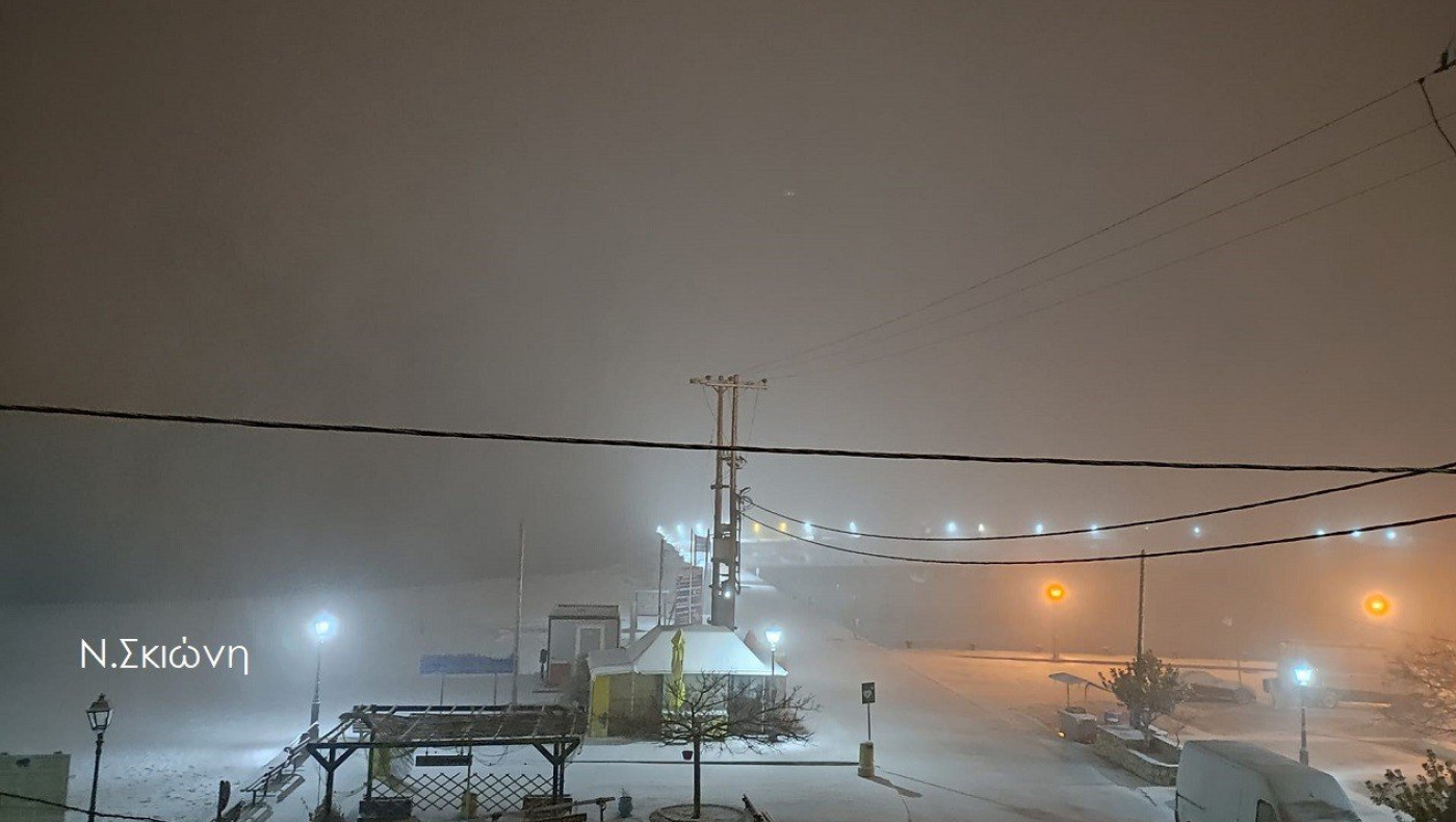 Χαλκιδική: Στα... λευκά η Σιθωνία -Επεκτείνεται ο χιονιάς στη χερσόνησο της Κασσάνδρας