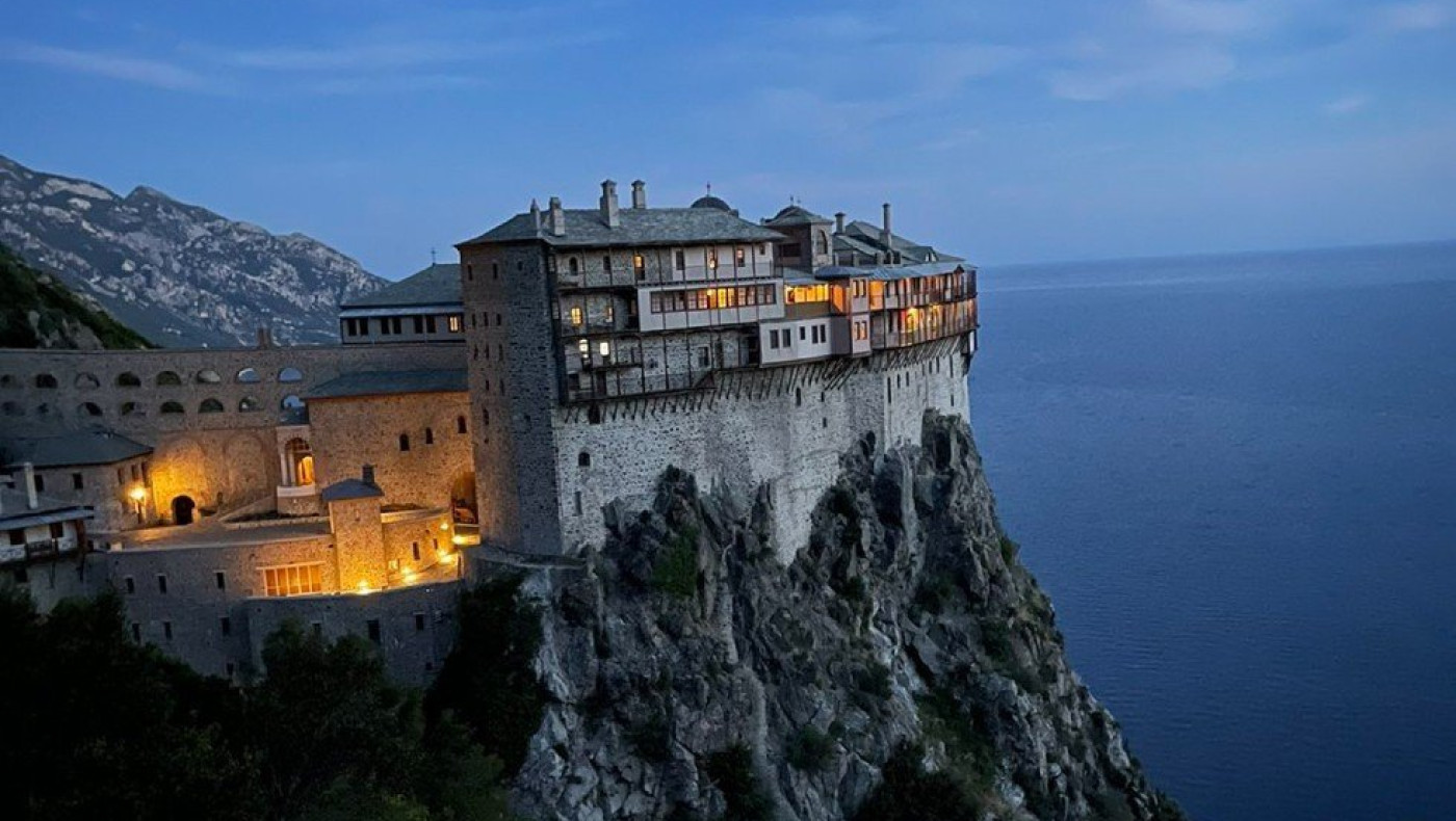 Μοναχός στο Άγιο Όρος έδειρε και έστειλε στο νοσοκομείο άλλο μοναχό!