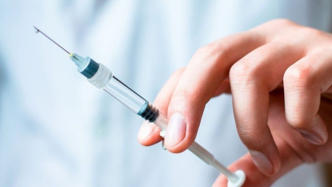 Κορονωϊός: Παίζει ρόλο σε ποιο χέρι γίνεται το εμβόλιο; – Τι αναφέρει νέα έρευνα