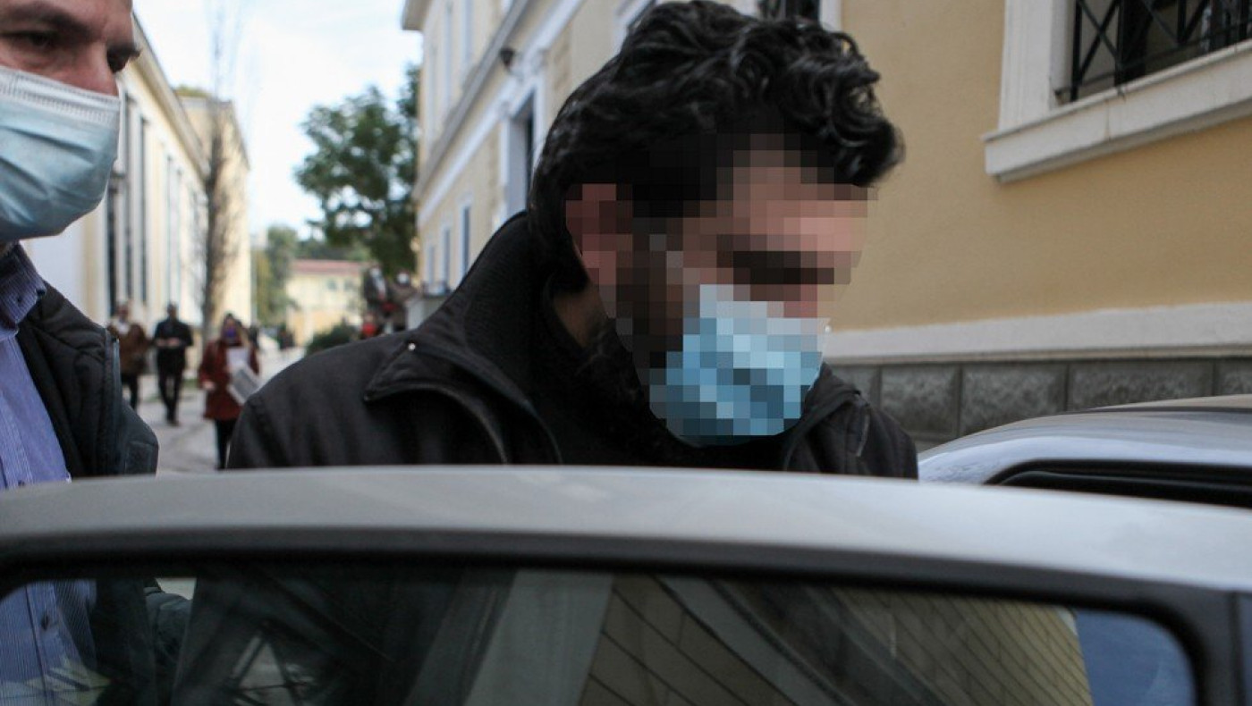 «Βροχή» οι καταγγελίες για τον ιερέα: «Με ρώταγε για τις φαντασιώσεις μου στην εξομολόγηση»