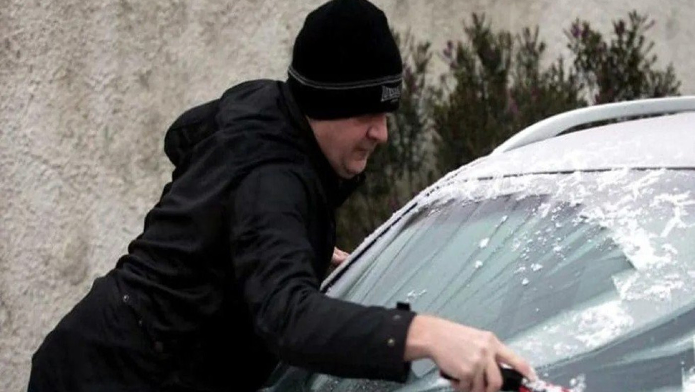 Πάγος στο παρμπρίζ του αυτοκινήτου, τι πρέπει να κάνω;