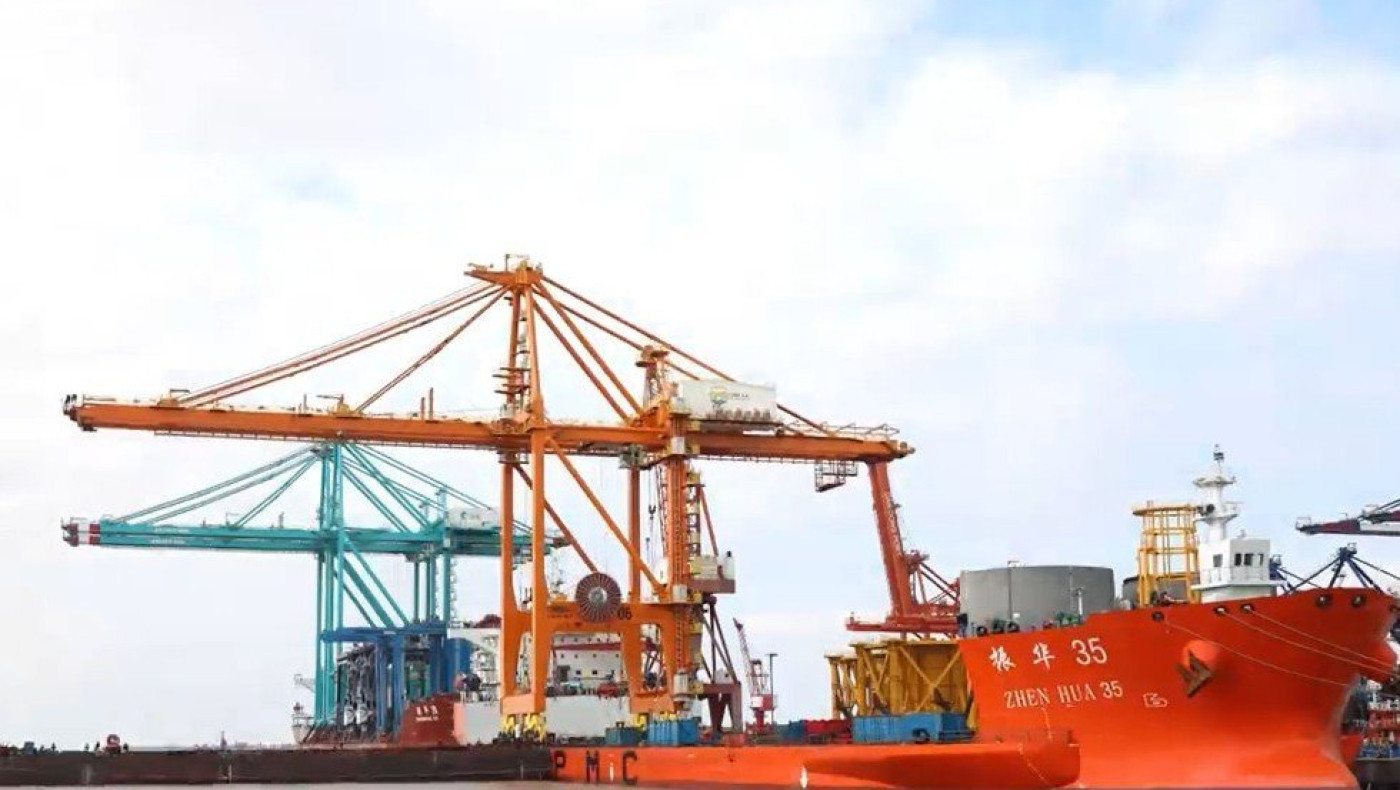 OΛΘ: Έρχονται Θεσσαλονίκη οι δύο τεράστιοι γερανοί STS, των 15,6 εκατ €