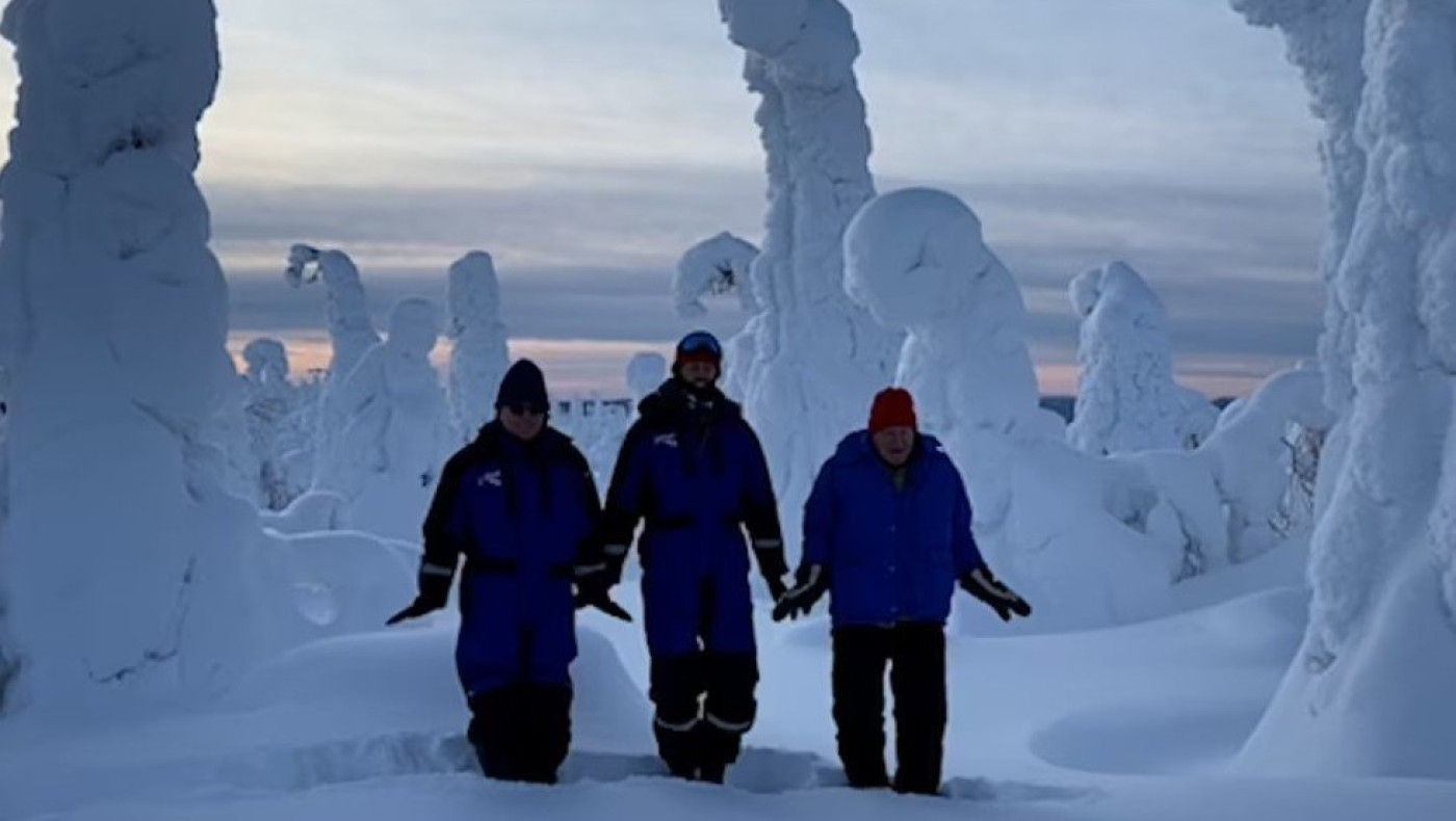 Θες να μείνεις ζεστός στους -18; Ο χορός των πιγκουίνων έχει τη λύση