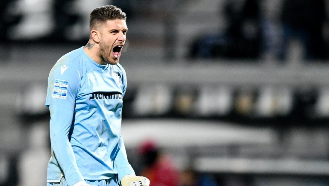 Ο Πασχαλάκης προμοτάρει τραγούδι για τον... ΠΑΟΚ (vid)