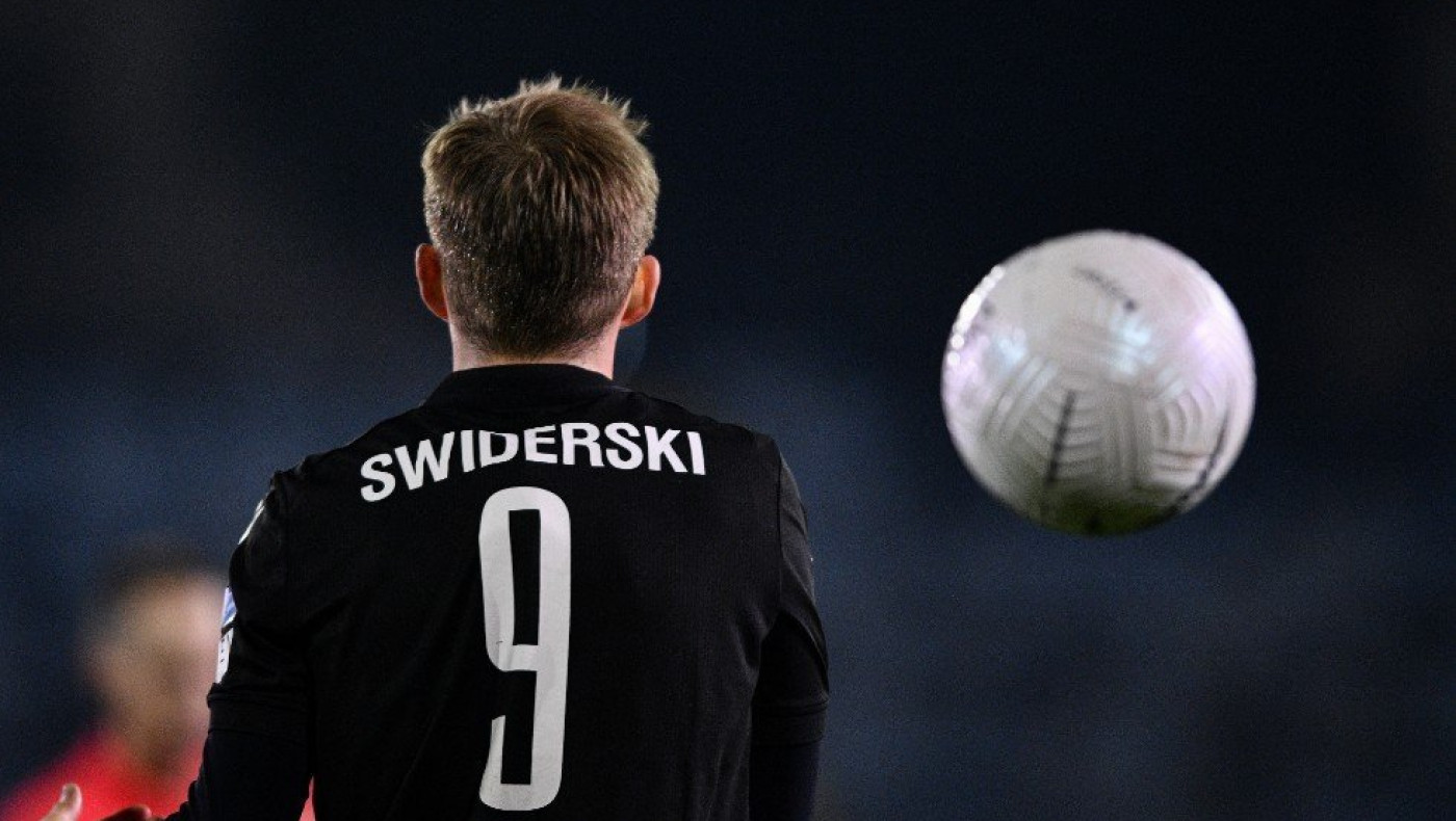 Η Σάρλοτ παρουσιάζει την... σκιά του Σφιντέρσκι!