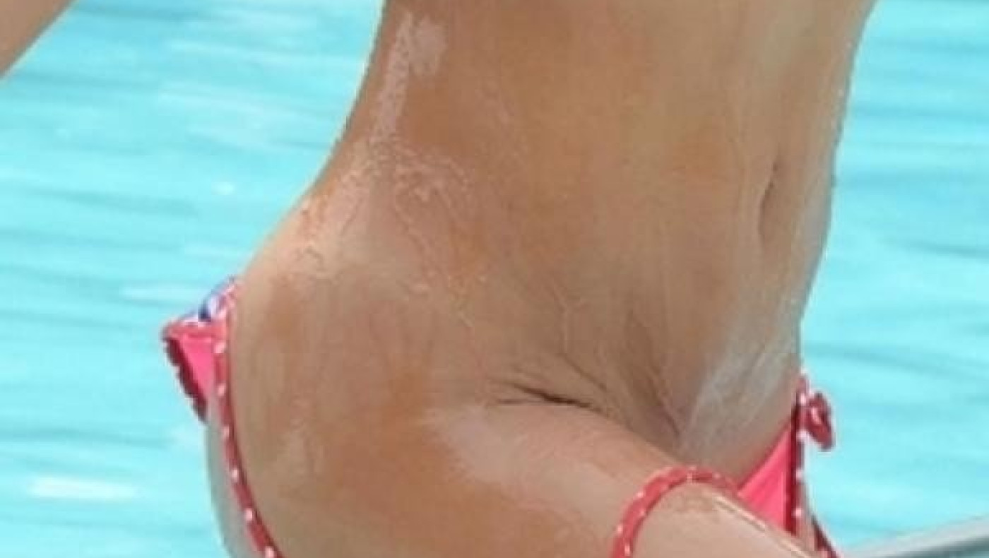 Το κορίτσι το κυνηγάει η σέξι...ατυχία! (pics)