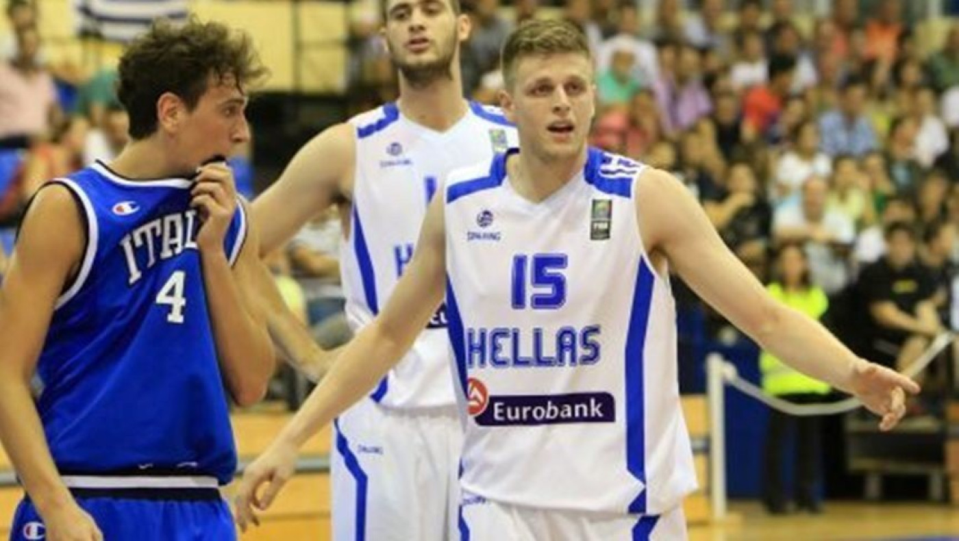 Με το δεξί οι Έφηβοι