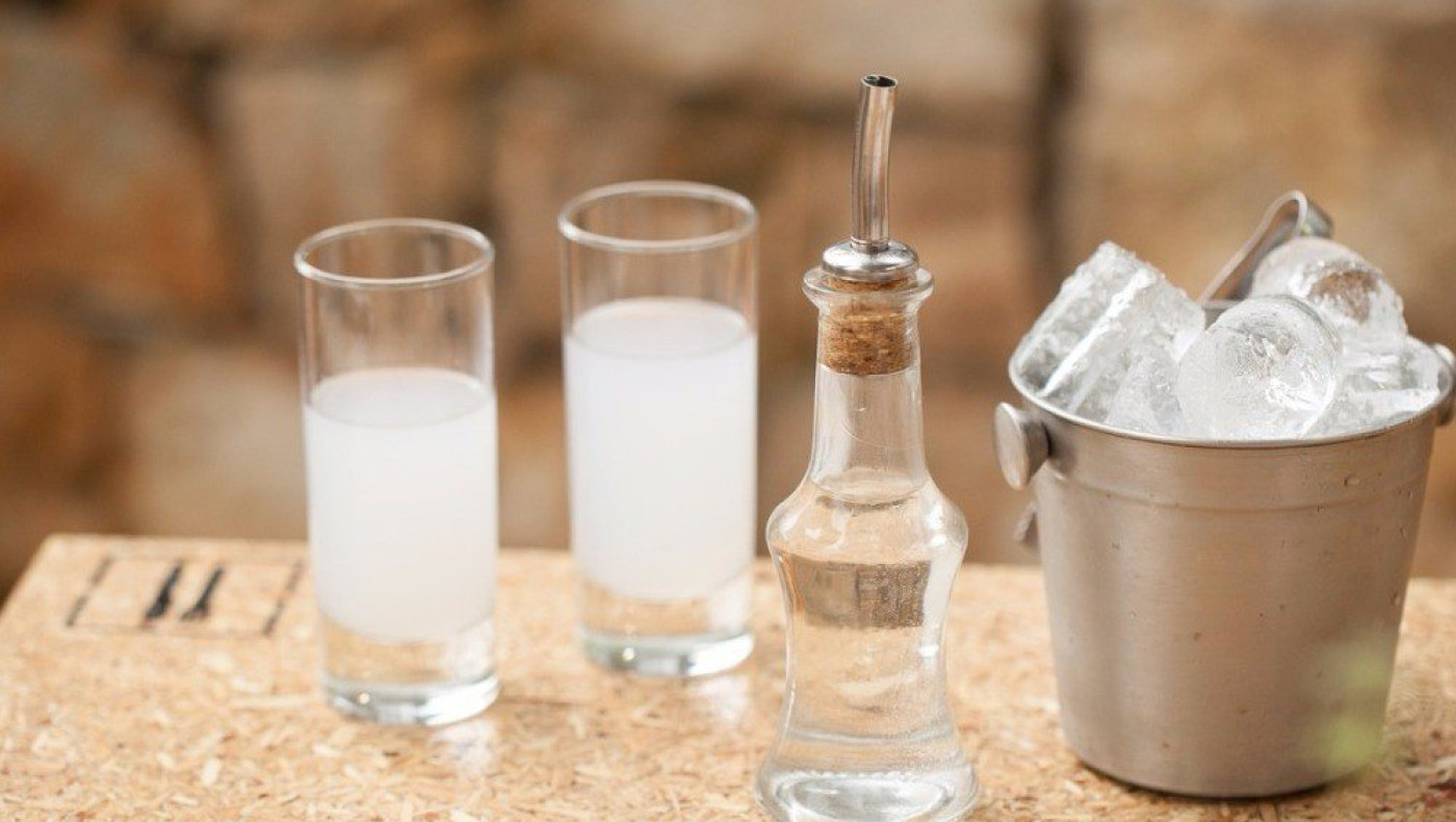 Τέλος στο χύμα τσίπουρο θέλει να βάλει o ΟΟΣΑ 