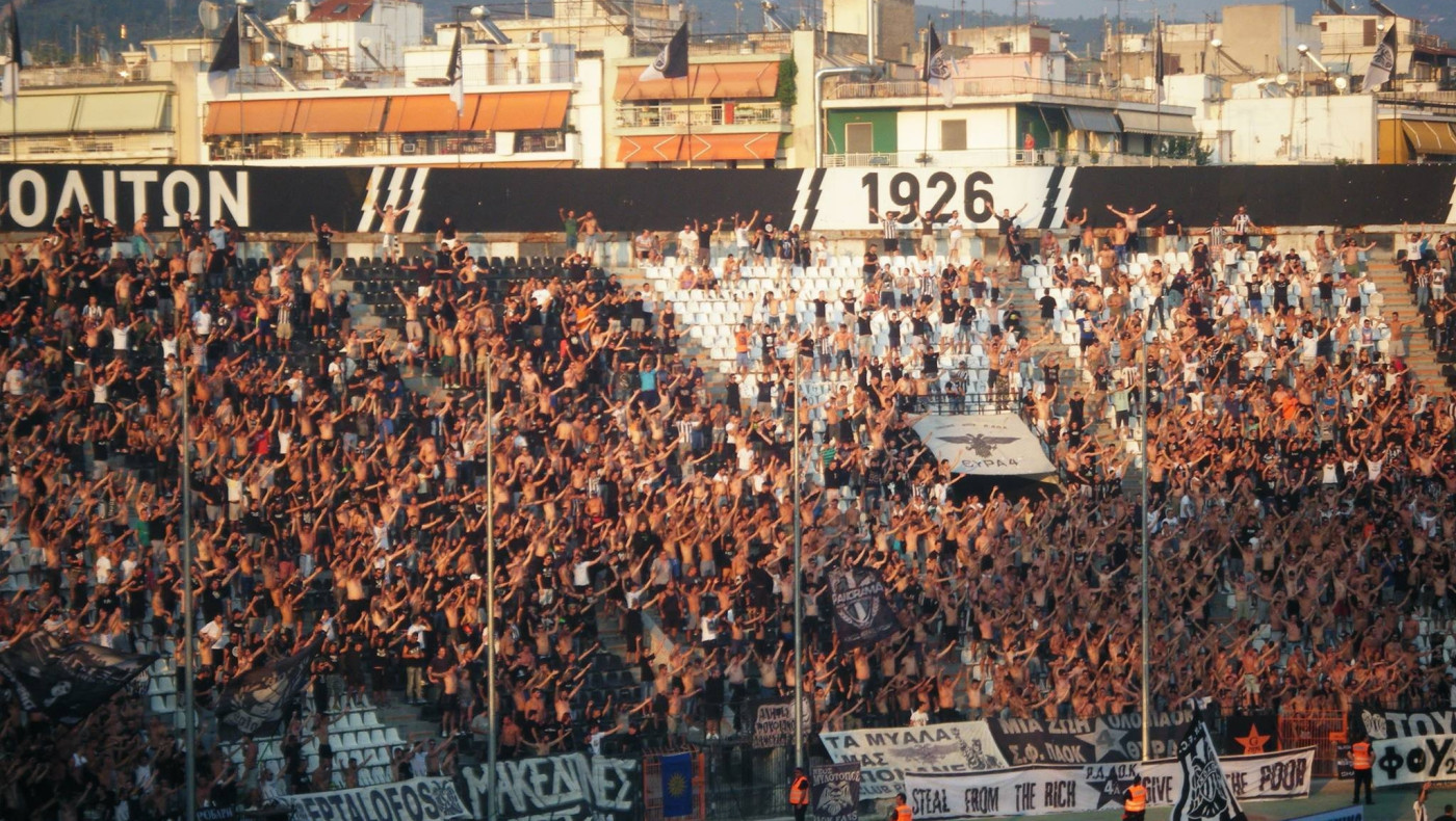 Ο κόσμος παίζει μπάλα! (videos)