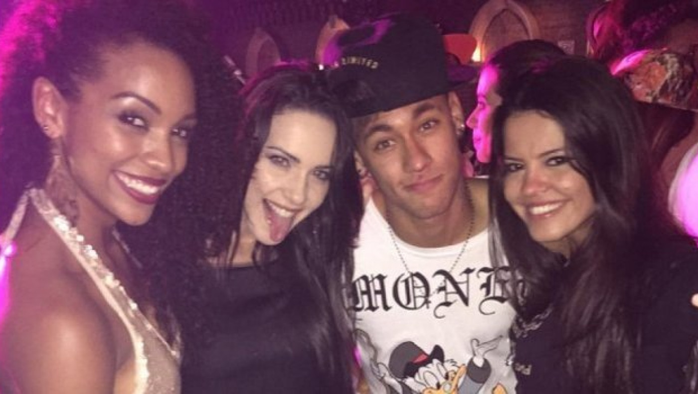 Ο Νεϊμάρ και το χαρέμι του (Pics)