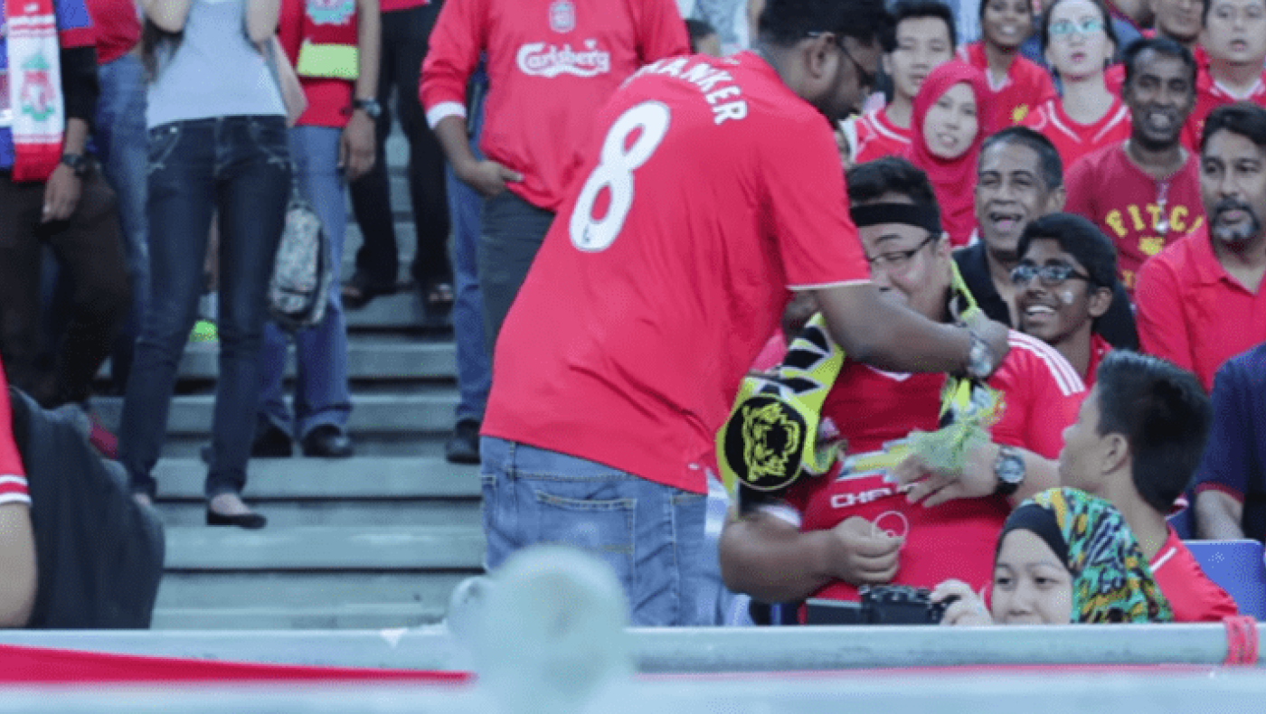 Τον ...έβαλε στη θέση του! (video)