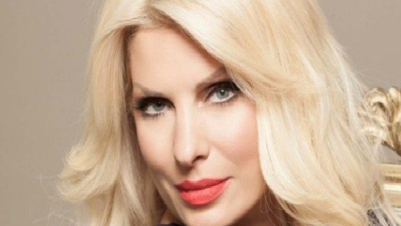 Σοκ: Δείτε την Ελένη Μενεγάκη με μαγιό χωρίς ρετούς (ΦΩΤΟ)