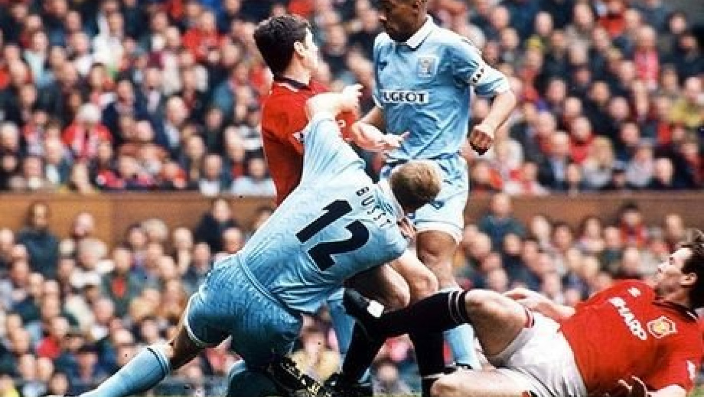 ΣΟΚ: Το λειψό πόδι του Μπαστ 19 χρόνια μετά τον τραυματισμό του! (pic/video) 