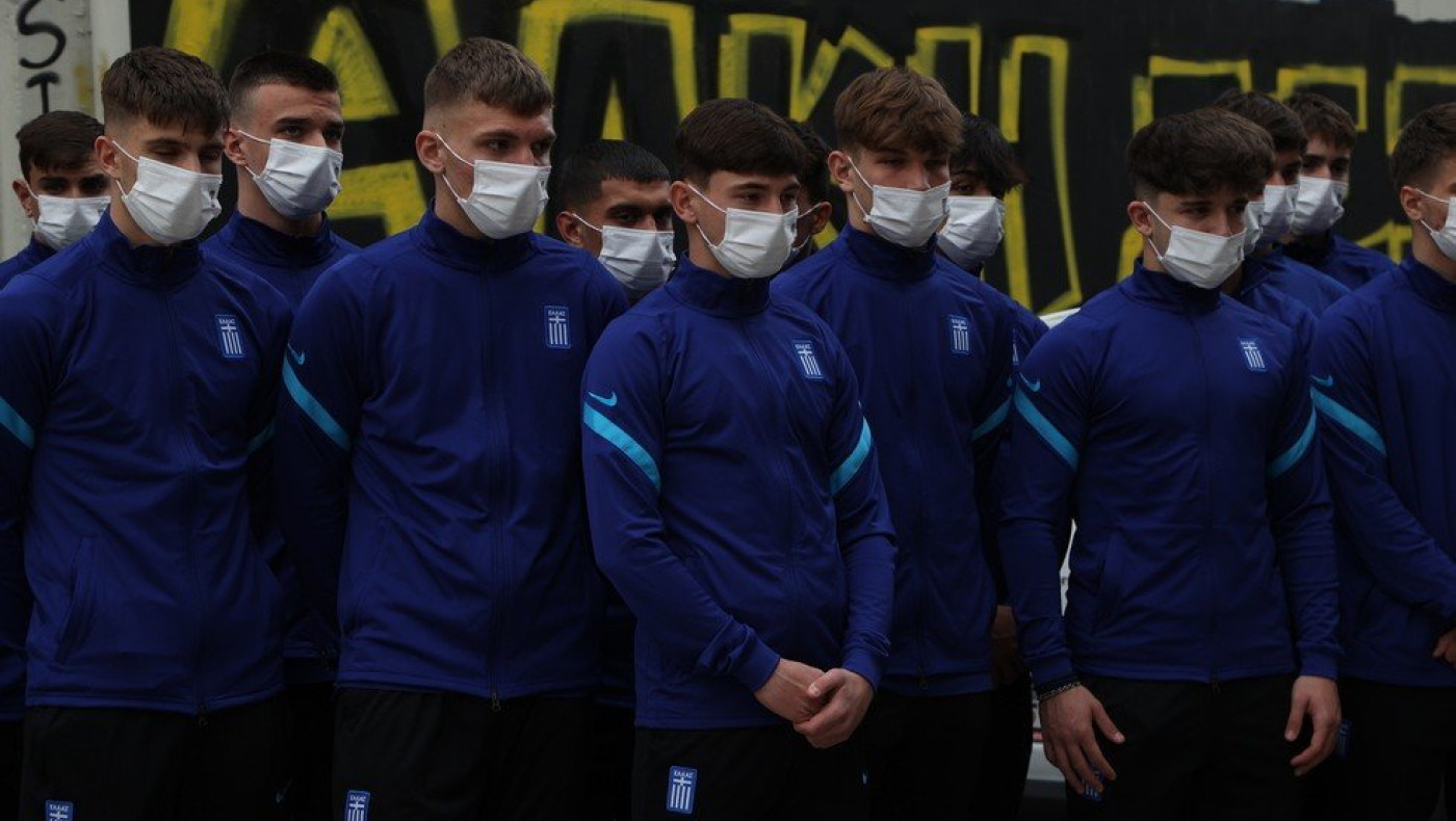 Σύσσωμη η εθνική ομάδα Παίδων στο σημείο δολοφονίας του Άλκη