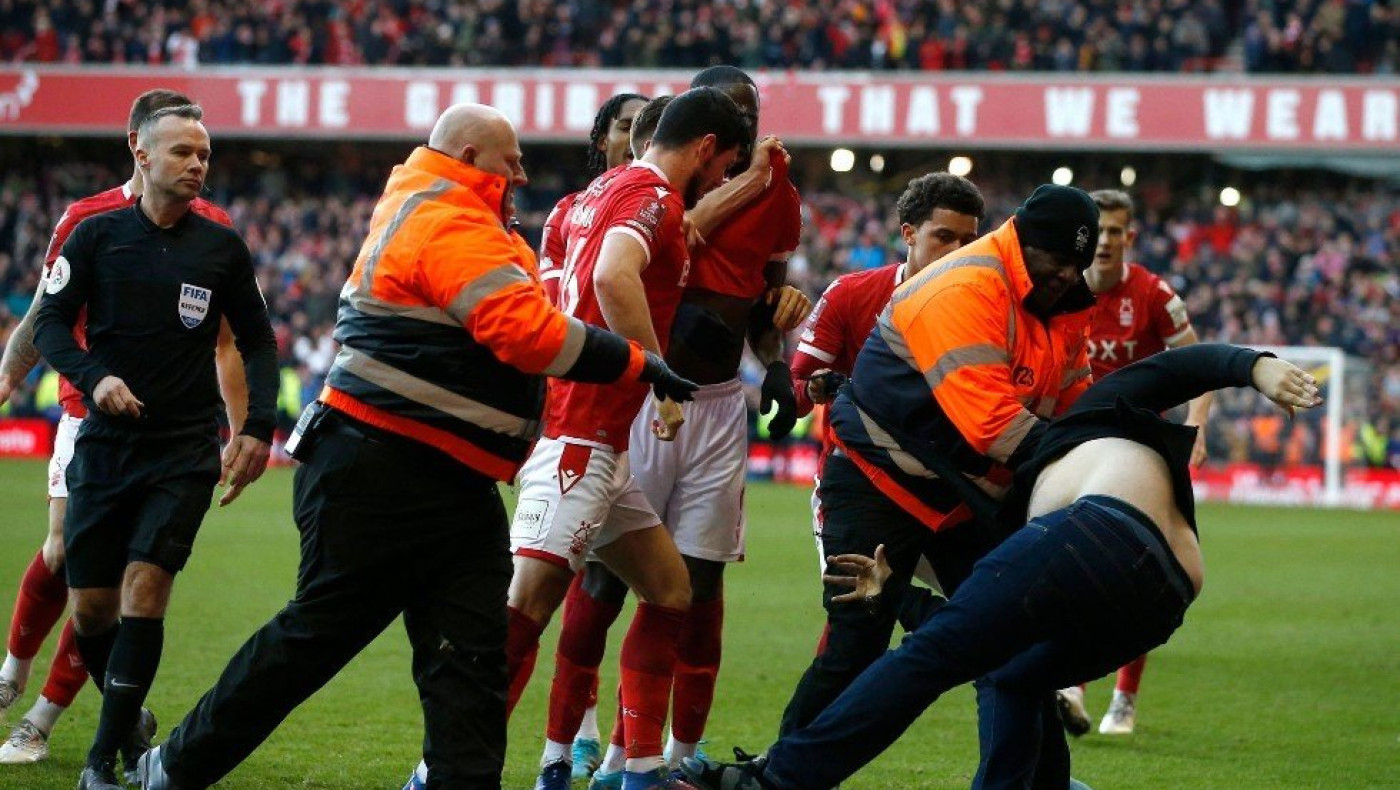 Νότιγχαμ-Λέστερ: Σύλληψη και τιμωρία απαγόρευσης εισόδου στα γήπεδα σε οπαδό