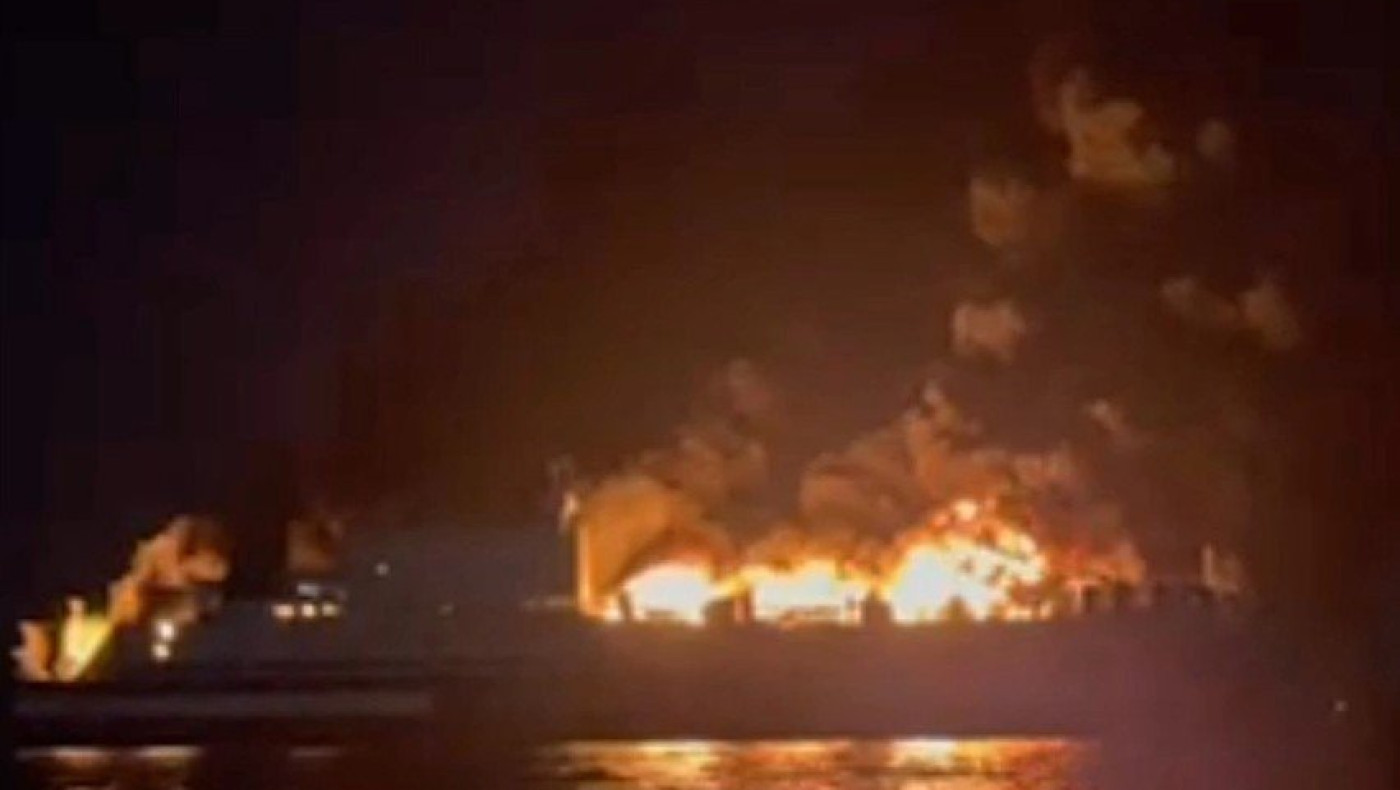 Φωτιά σε πλοίο κοντά στην Κέρκυρα με 237 επιβάτες και 51 άτομα πλήρωμα