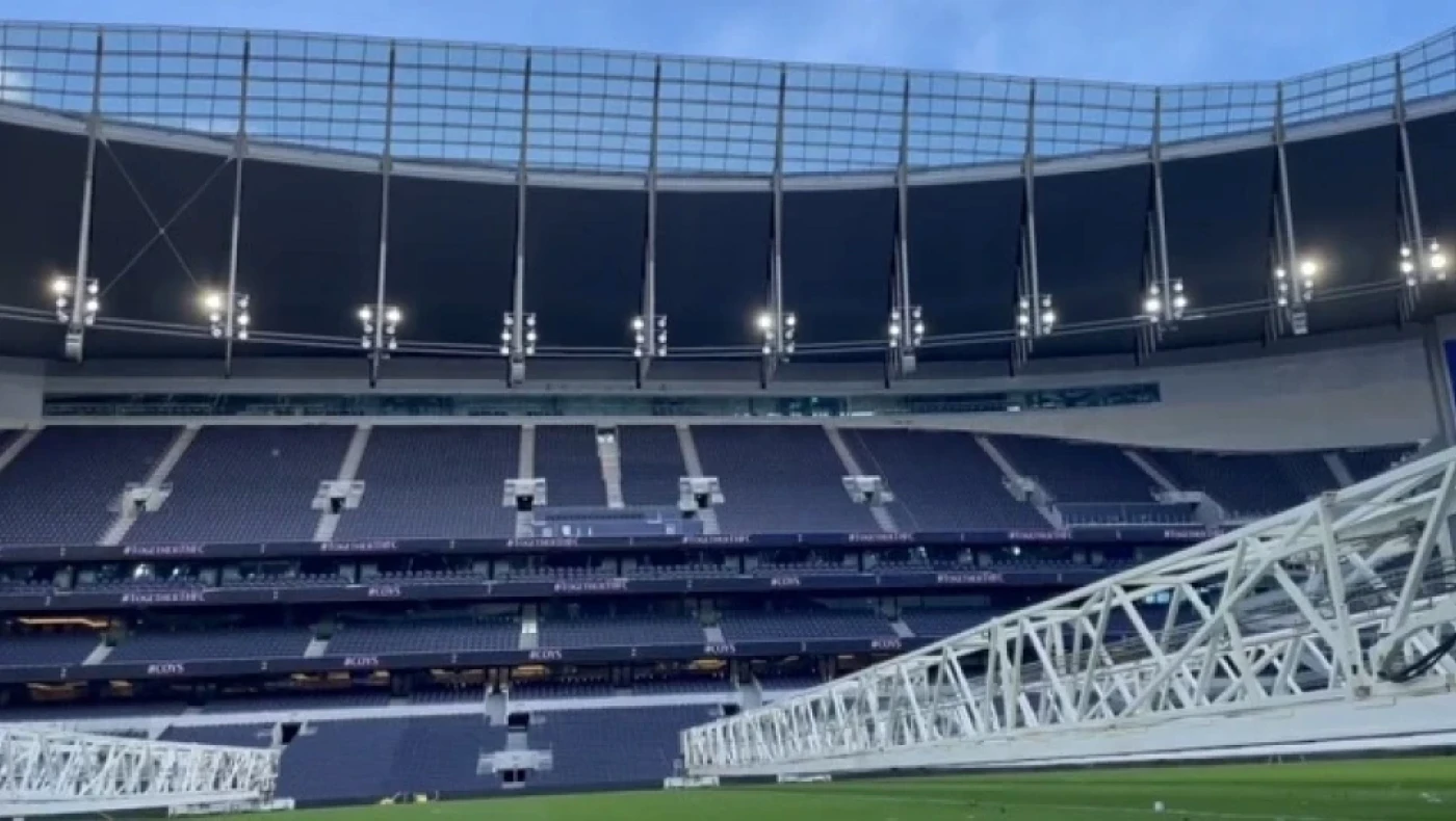 Βρετανία - Κακοκαιρία Γιούνις: «Χορεύει» την σκεπή του γηπέδου της Τότεναμ