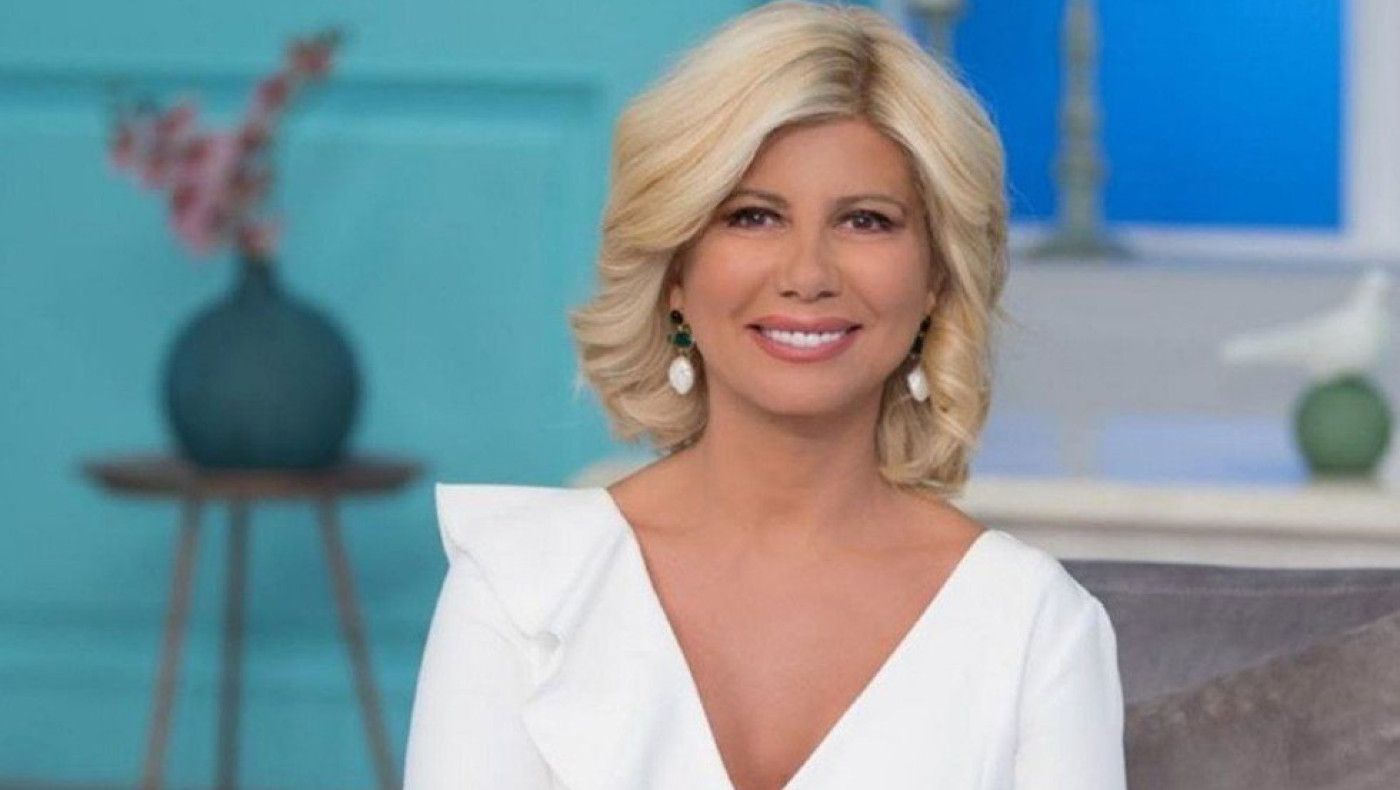 Ζήνα Κουτσελίνη: «Ο πατέρας μου μαχαίρωσε με φαλτσέτα την μητέρα μου»