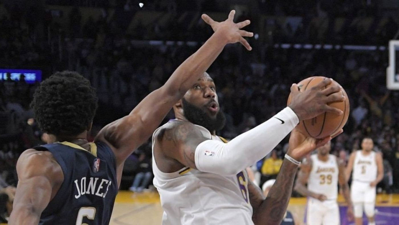 Ήττα και γιουχάρισμα για Λέικερς