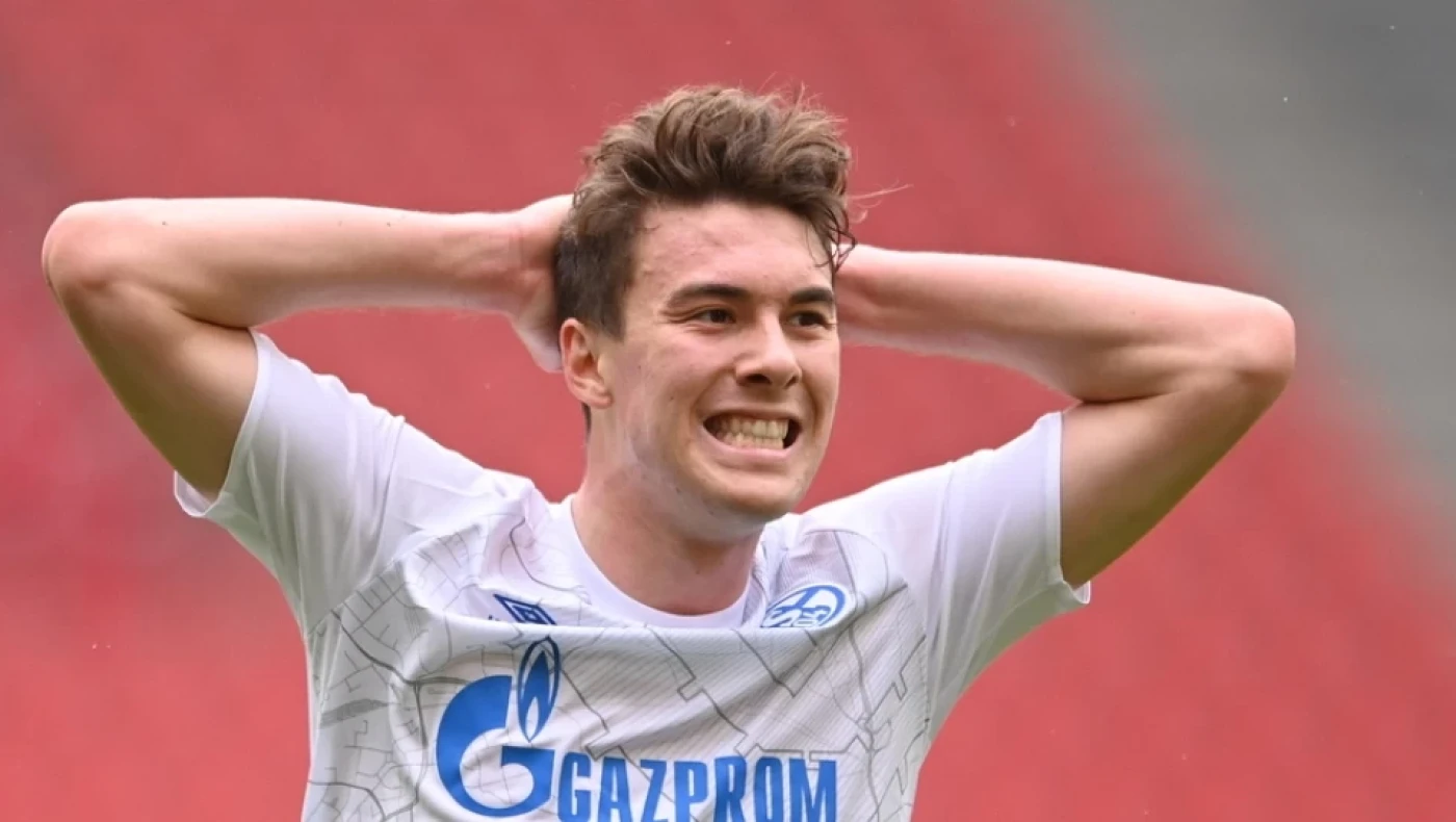 Πόλεμος στην Ουκρανία: Η Σάλκε αφαίρεσε το όνομα της Gazprom από τη φανέλα της