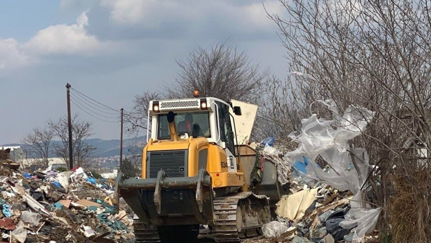 Δήμος Δέλτα: Καθαρίζει η χωματερή κοντά στον οικισμό Ρομά «Αγία Σοφία»