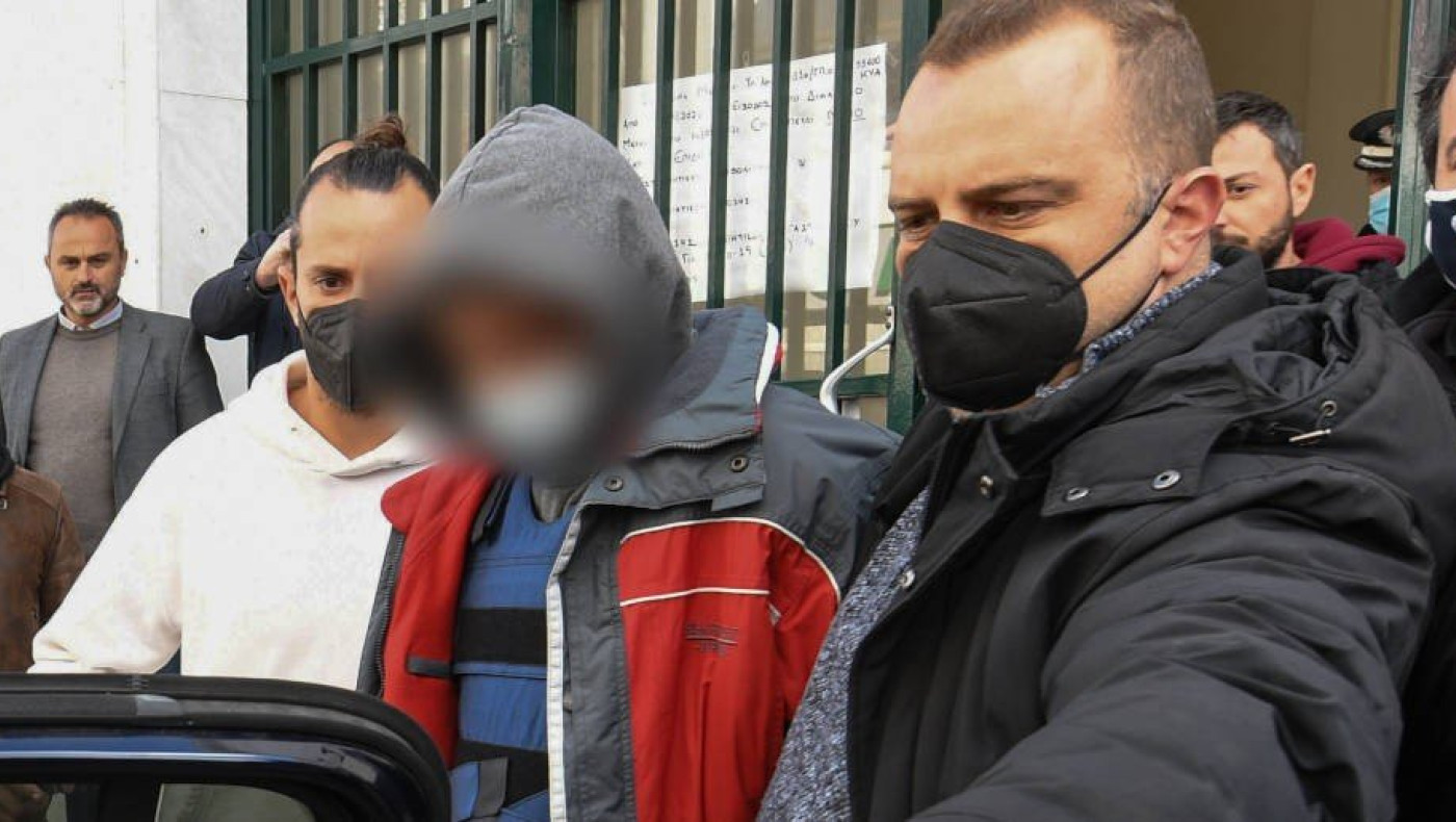 Φονικό στην Ανδραβίδα: Κενά στην απολογία του μακελάρη της οικογένειας